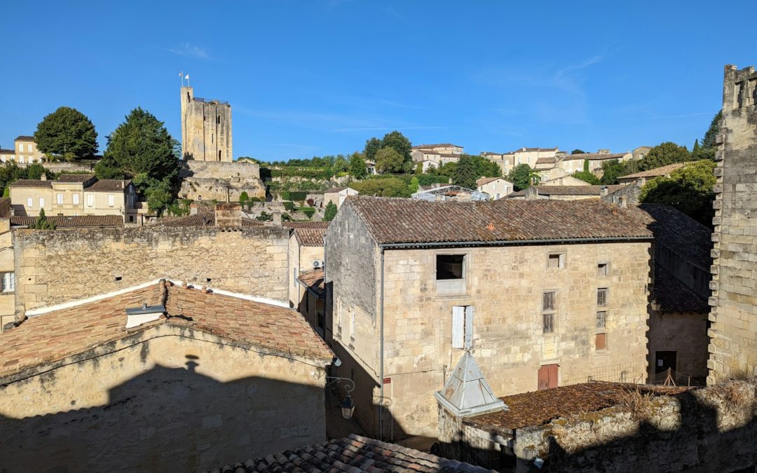 Pourquoi choisir un guide conférencier pour découvrir Saint-Émilion ?