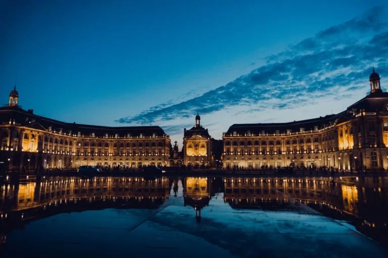 Bordeaux, ville classique – visite guidée avec GentleGuide