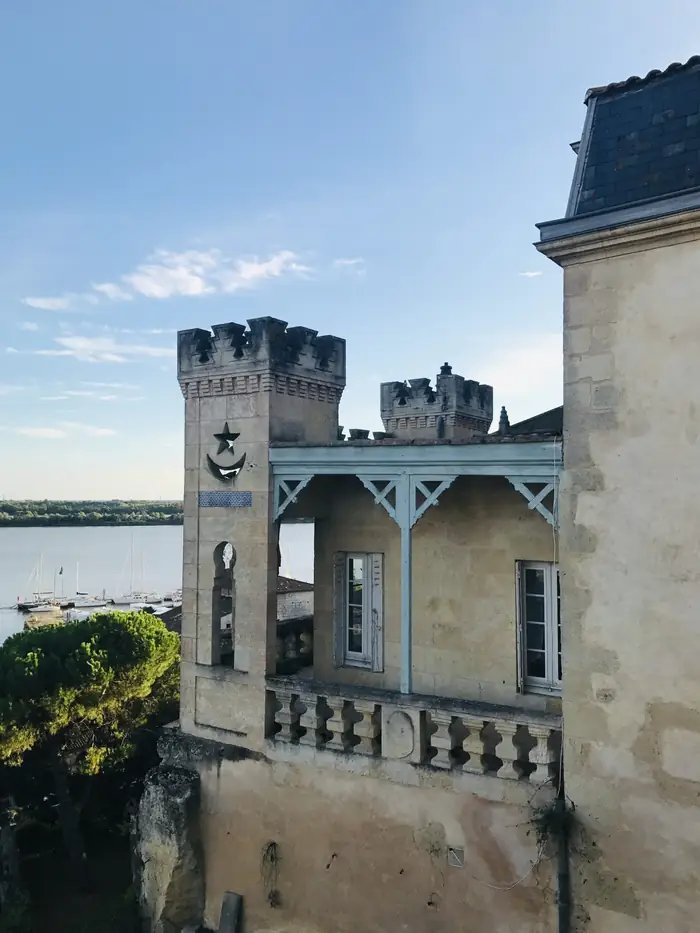 Tourelle de la citadelle de Bourg-sur-Gironde au-dessus de la Dordogne
