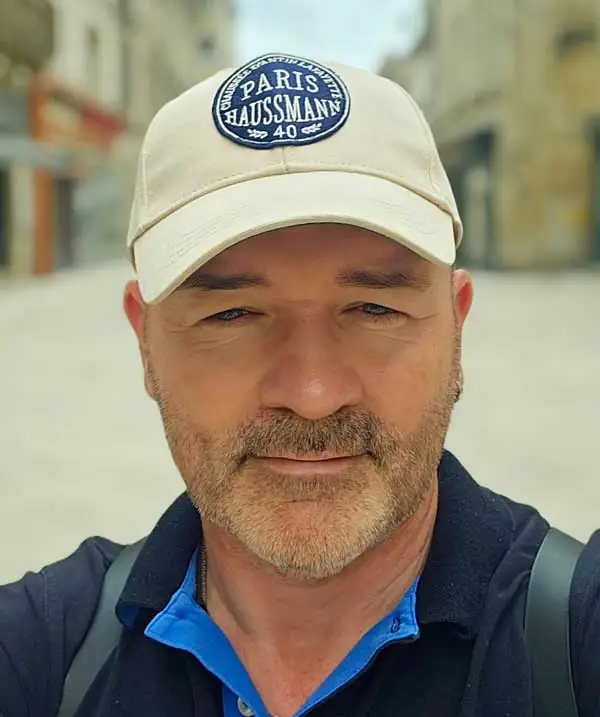 Portrait de Bruno Saint-Clair, guide conférencier GentleGuide en Nouvelle-Aquitaine