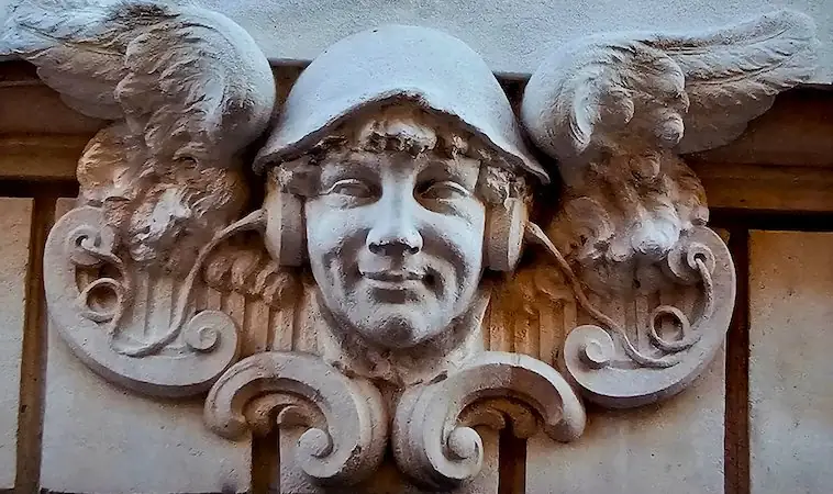 Los mascarones de Burdeos: tesoros esculpidos del patrimonio bordelés – visita guiada con Bruno Saint-Clair, GentleGuide
