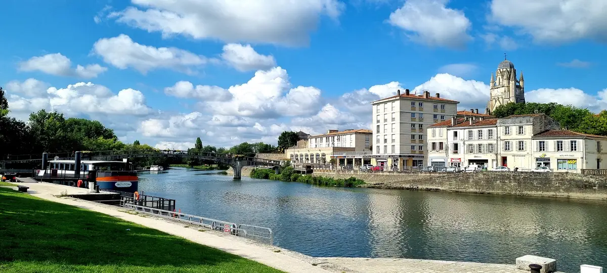 Saintes – la luz de la ciudad Saintes – la luz de la ciudad – visita guiada con Bruno Saint-Clair, GentleGuide