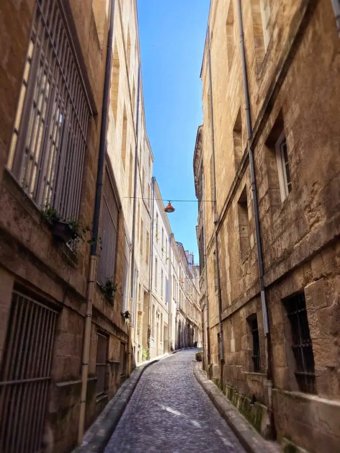 Ruelle médiévale de Sarlat-la-Canéda en Périgord noir